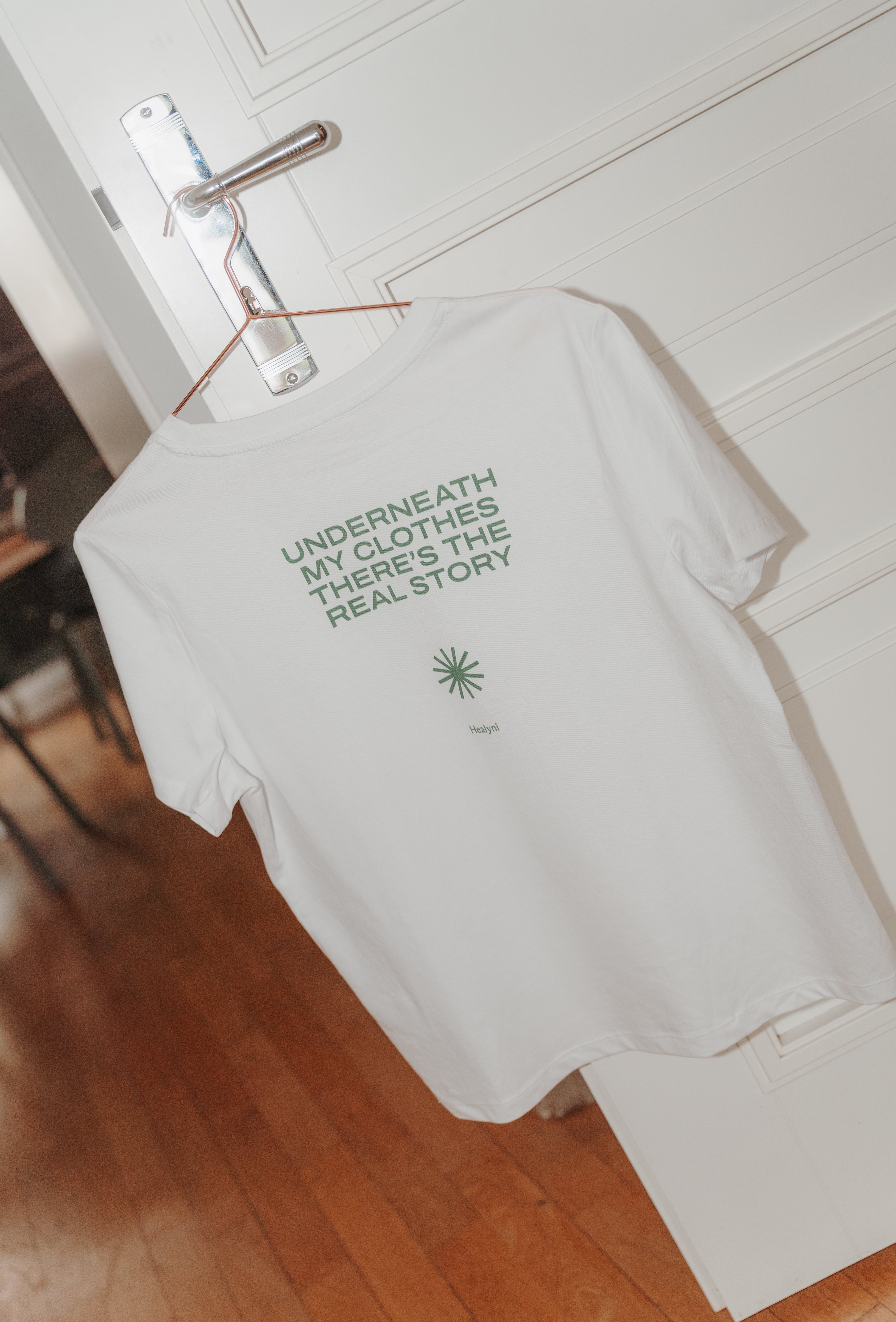 Tshirt der Gründerin Nicola Wetzel – persönliche Geschichte hinter der Narbenpflege-Marke Healyni